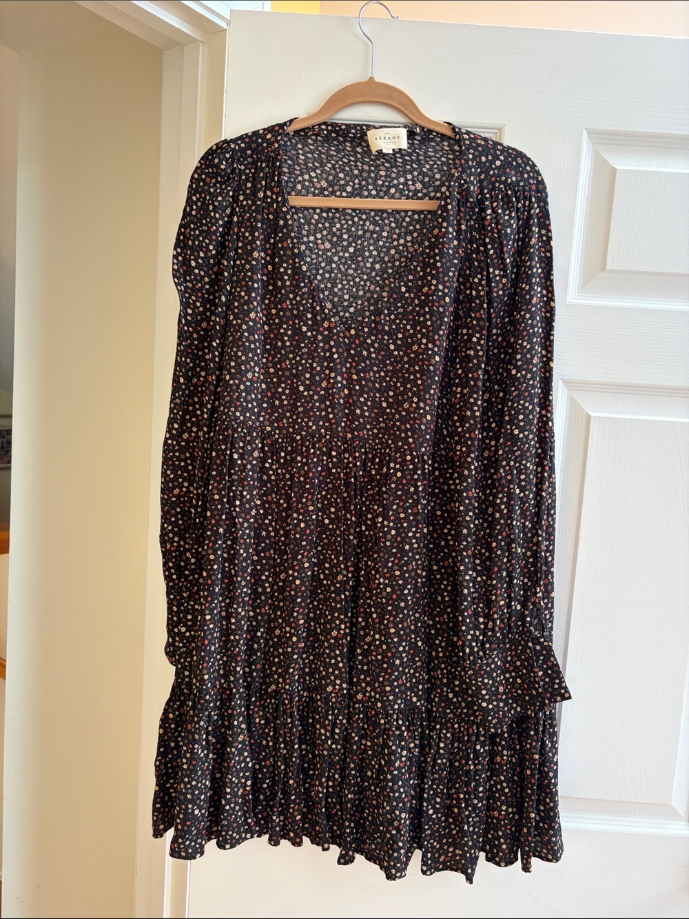 Sezane dark navy print dress or tunic with French girl vibe.